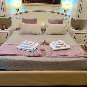 Bed and breakfast Domus Via Veneto, Roma